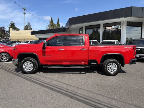 Used 2024 Chevrolet Silverado 2500 LTZ w/ LTZ Convenience Package AWD/4WD image 3
