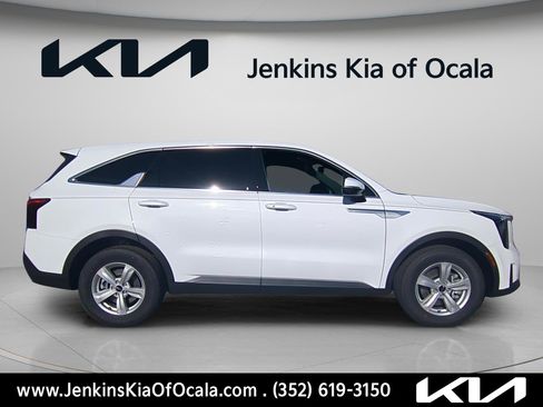 New 2026 Kia Sorento LX image 2