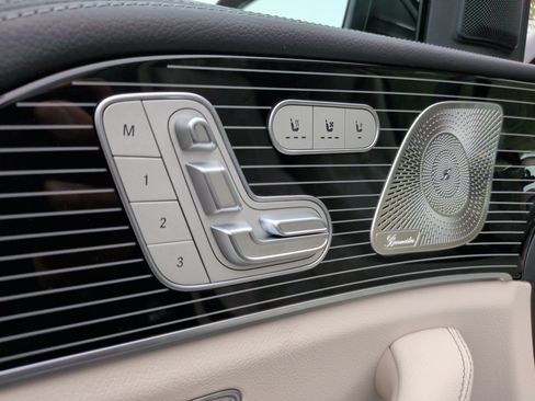 Used 2026 Mercedes-Benz GLS 450 4MATIC image 30