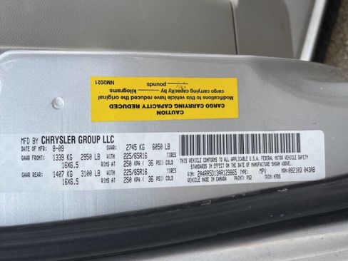 Used 2010 Chrysler Town & Country Touring w/ Trailer Tow Group image 40