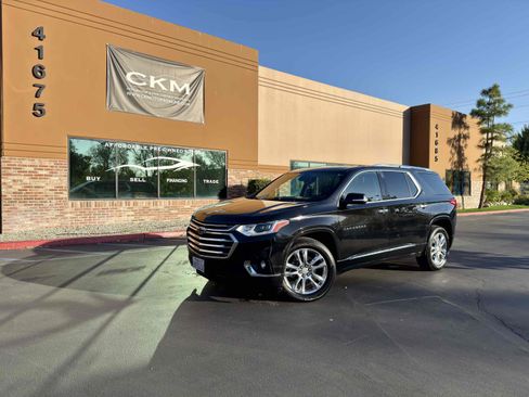 Used 2018 Chevrolet Traverse High Country w/ LPO, Cargo Package AWD/4WD image 2
