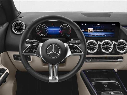 Used 2026 Mercedes-Benz GLA 250 4MATIC image 4