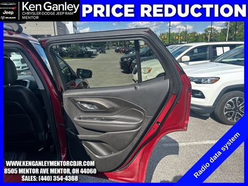 Used 2019 GMC Terrain SLT AWD/4WD image 23