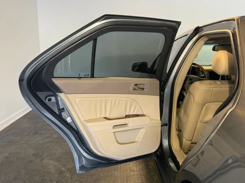 Used 2005 Cadillac STS V8 w/ Preferred Equipment Group RWD image 24