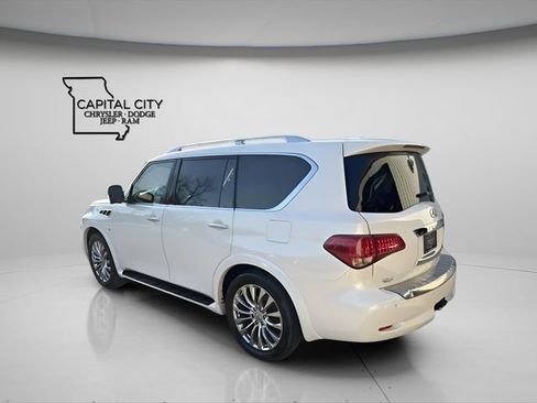 Used 2016 INFINITI QX80 4WD w/ Deluxe Technology Package image 3