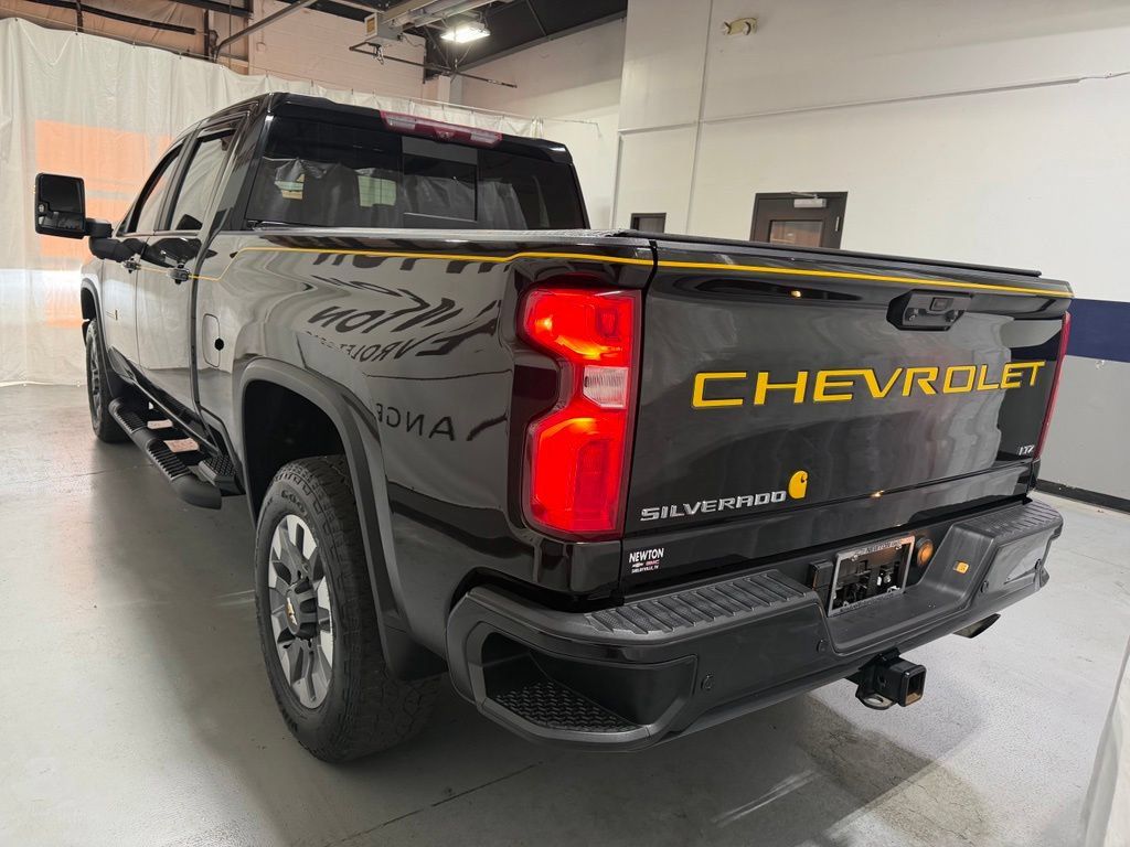 Used 2022 Chevrolet Silverado 2500 LTZ w/ Carhartt Edition AWD/4WD image 23