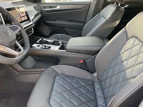 New 2026 Volkswagen Atlas Cross Sport SEL Premium R-Line image 21