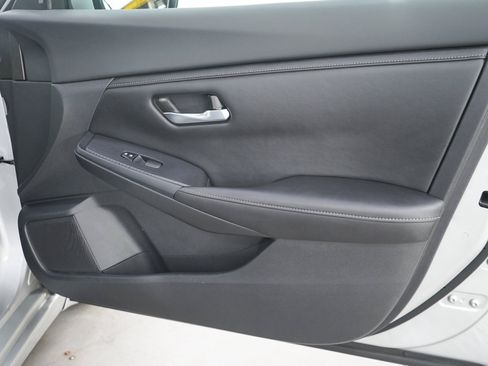 Used 2020 Nissan Sentra SV FWD image 9