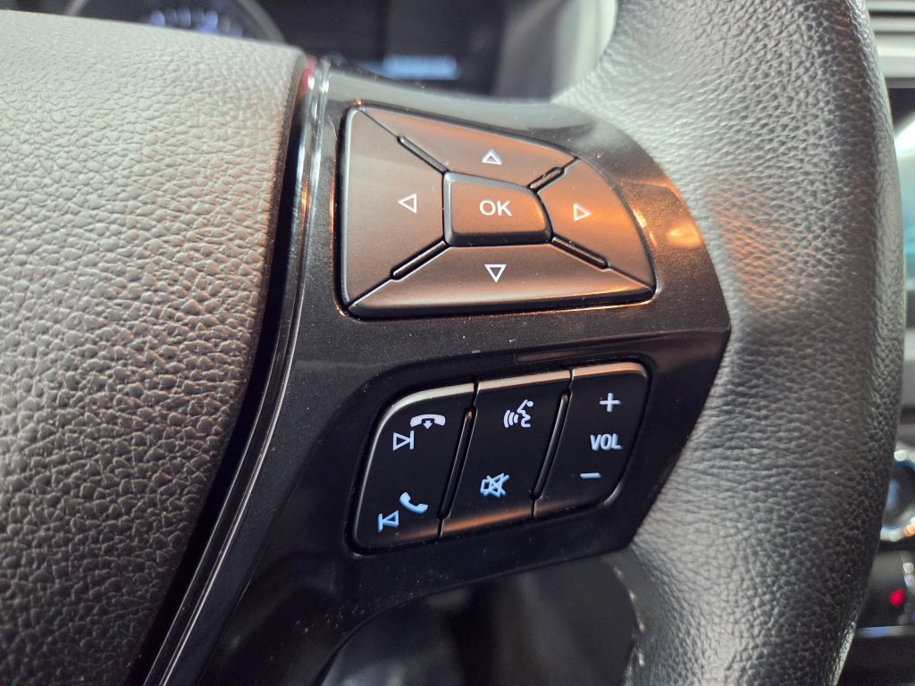 Used 2018 Ford Explorer XLT w/ XLT Technology Feature Bundle AWD/4WD image 32