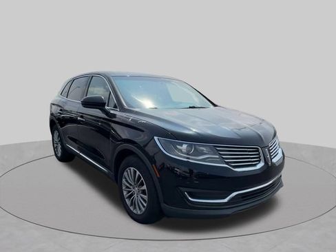 Used 2018 Lincoln MKX Select w/ Select Plus Package AWD/4WD image 2