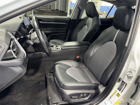 Used 2023 Toyota Camry SE image 15