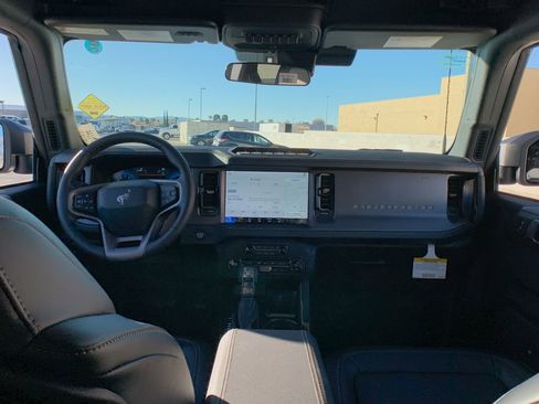 New 2025 Ford Bronco Badlands image 28