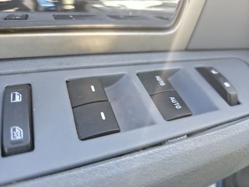 Used 2011 Ford F150 XLT w/ XLT Chrome Pkg image 15