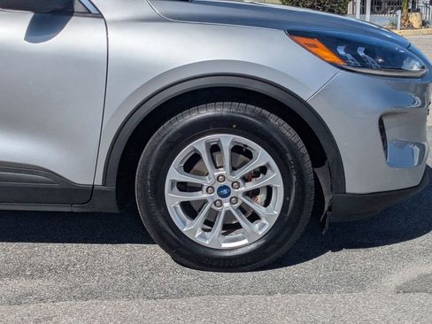 Used 2022 Ford Escape SE image 11