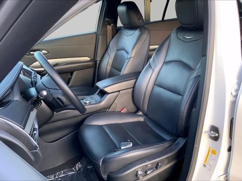 Used 2020 Cadillac XT4 Premium Luxury AWD/4WD image 8