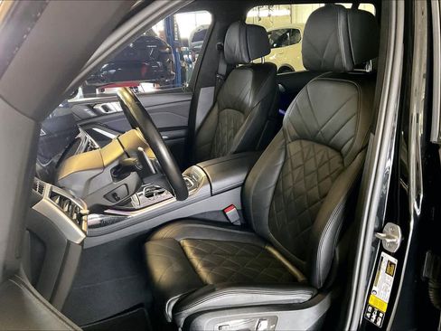 Used 2024 BMW X7 xDrive40i w/ M Sport Package image 7