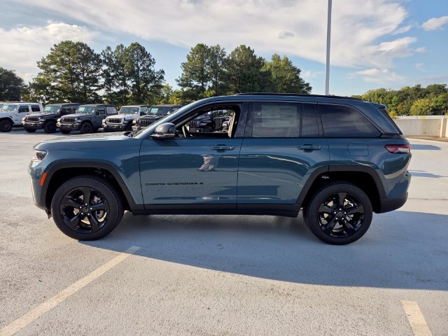 New 2027 Jeep Grand Cherokee Limited w/ Limited Altitude Package RWD image 4