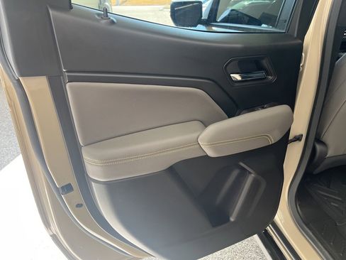 Used 2024 Chevrolet Colorado ZR2 w/ Technology Package image 30