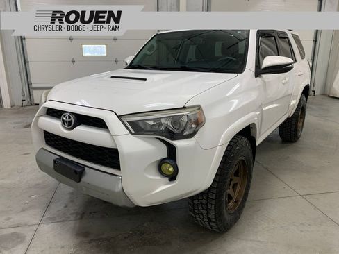 Used 2016 Toyota 4Runner SR5 image 1