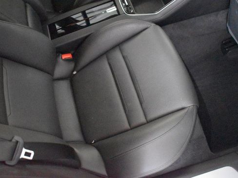 Used 2020 Porsche Panamera image 42