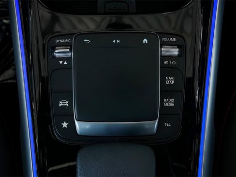 Used 2021 Mercedes-Benz GLB 250 GLB 250 image 42