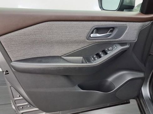 Used 2023 Nissan Rogue SV FWD image 13