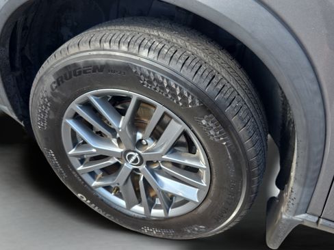 Used 2023 Nissan Rogue S FWD image 30