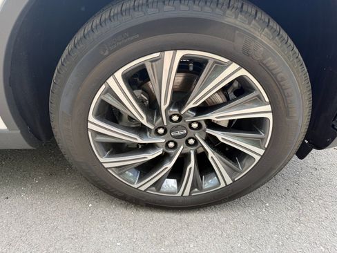 New 2026 Lincoln Aviator AWD image 9