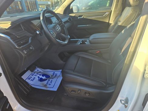 Used 2024 GMC Acadia Elevation image 7