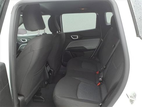 Used 2023 Jeep Compass Sport image 10