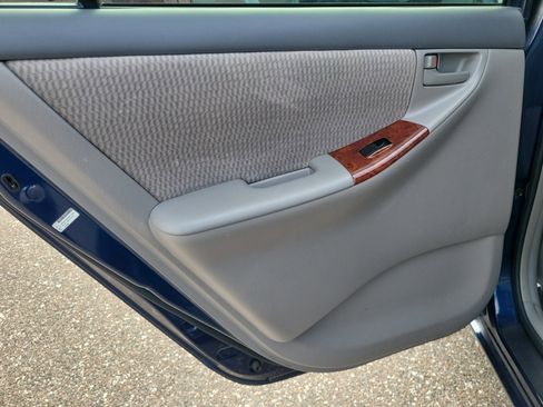 Used 2006 Toyota Corolla CE image 11