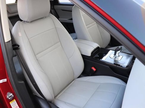 Used 2023 Land Rover Range Rover Evoque S image 33