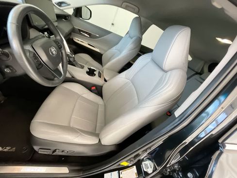 Used 2022 Toyota Venza Limited AWD/4WD image 11