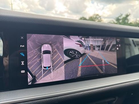 Used 2024 Porsche Cayenne image 15