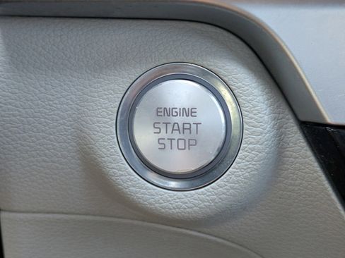 Certified 2023 Kia Telluride S w/ S Sunroof Package AWD/4WD image 29