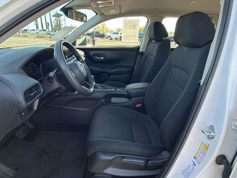 Used 2023 Honda HR-V LX image 32