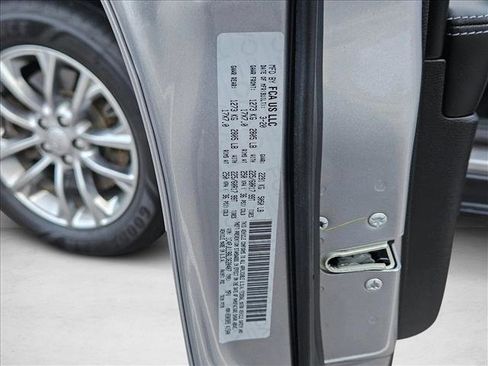 Used 2020 Jeep Cherokee Latitude Plus image 15