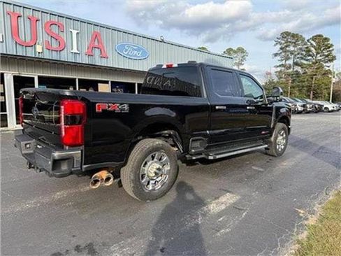Used 2023 Ford F250 Lariat w/ Chrome Package image 45