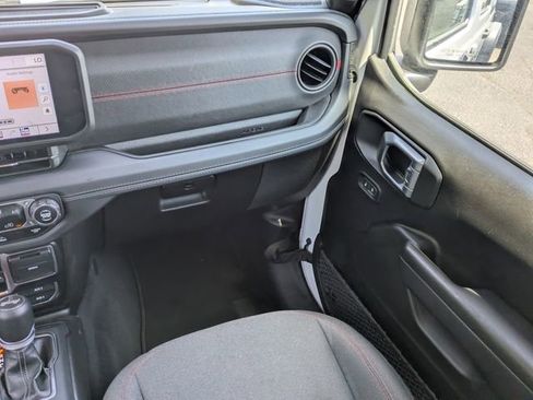 Used 2024 Jeep Wrangler Unlimited Rubicon AWD/4WD image 18