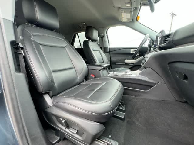 Used 2023 Ford Explorer XLT w/ Equipment Group 202A AWD/4WD image 21