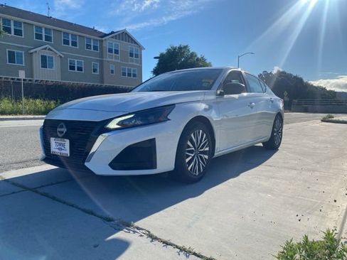 Used 2025 Nissan Altima 2.5 SV image 3