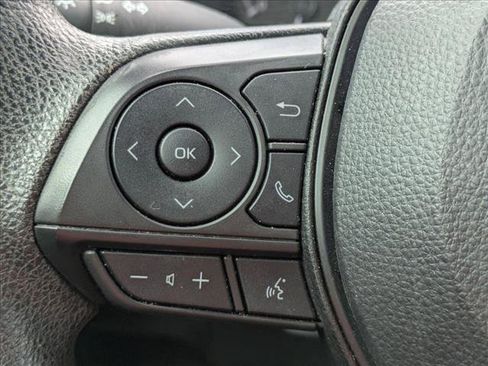 Used 2022 Toyota Corolla LE FWD image 5