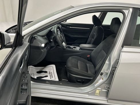 Used 2022 Nissan Altima 2.5 SV image 9