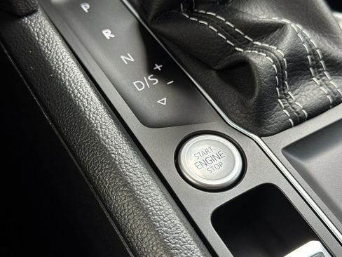 Used 2023 Volkswagen Atlas SE w/ Panoramic Sunroof Package FWD image 22