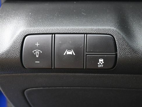 Used 2023 Hyundai Elantra SEL w/ Convenience Package FWD image 12