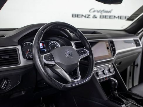 Used 2021 Volkswagen Atlas Cross Sport SE FWD image 17