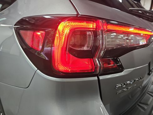 Used 2025 Subaru Outback Touring AWD/4WD image 33