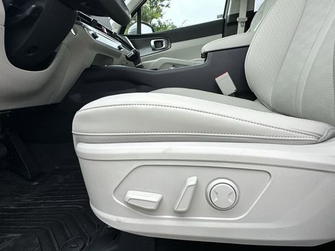 New 2025 Kia Sorento S w/ Panoramic Sunroof Package image 15