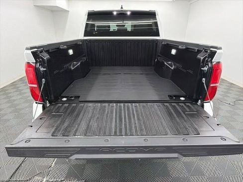 Certified 2026 Toyota Tacoma SR5 AWD/4WD image 15