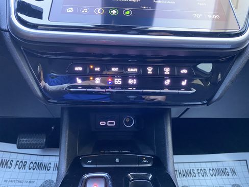 Used 2023 Chevrolet Bolt EUV LT w/ Comfort Package FWD image 28
